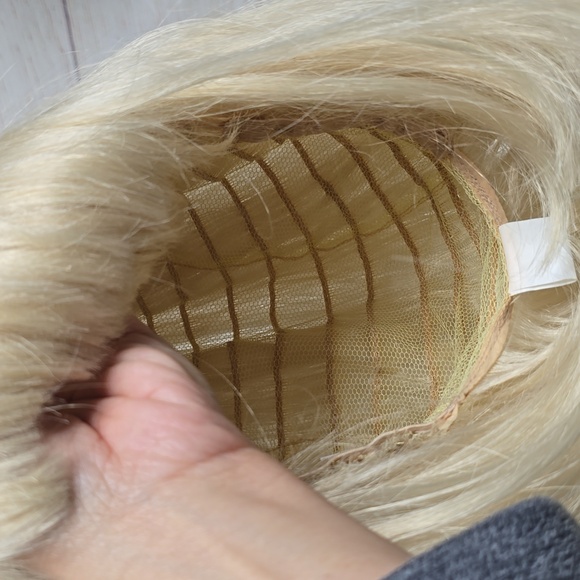 Blonde wig non flammable synthetic wig small - Picture 8 of 11